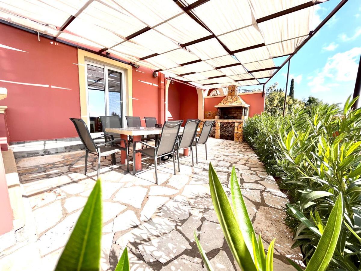 Gkk House Private Swimming Pool Luxury House Villa Skriperon Dış mekan fotoğraf